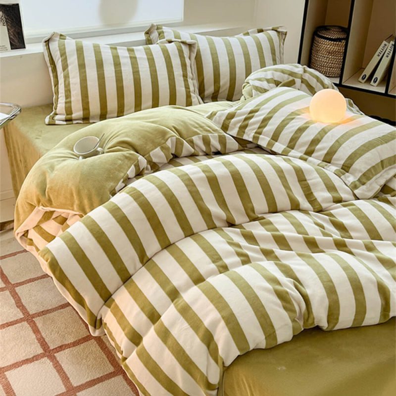 Anti Static Cozy Plaid Milk Velvet Bed Sheet Set 4