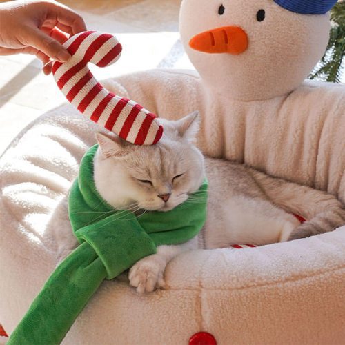 Christmas Snowman Shaped Cosy Cat Bed4