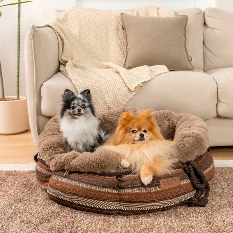 ClassicJacquardPlushDonutDogBed SnuggleDen 1 bd3083a4 3812 4ba5 9d1f 1b1f20039015