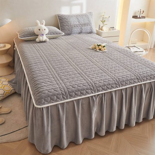 CreamyMilkVelvetQuiltedBedSheetSet 17