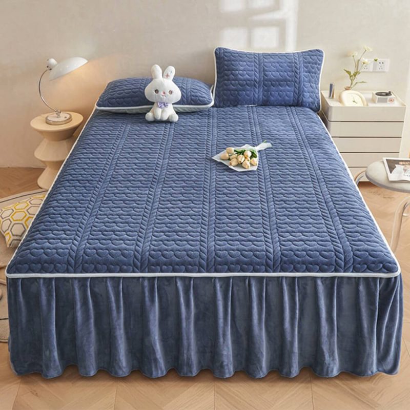 CreamyMilkVelvetQuiltedBedSheetSet 2