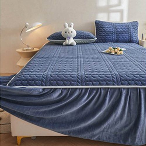 CreamyMilkVelvetQuiltedBedSheetSet 3