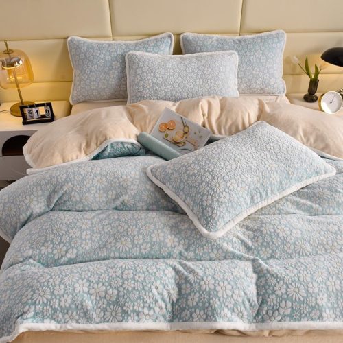 ElegantCarvedVelvetFloralBeddingSkin FriendlyBedSheetSet 1