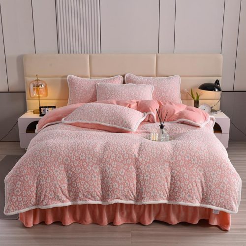 ElegantCarvedVelvetFloralBeddingSkin FriendlyBedSheetSet 10