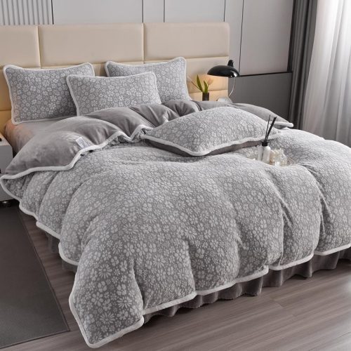 ElegantCarvedVelvetFloralBeddingSkin FriendlyBedSheetSet 14