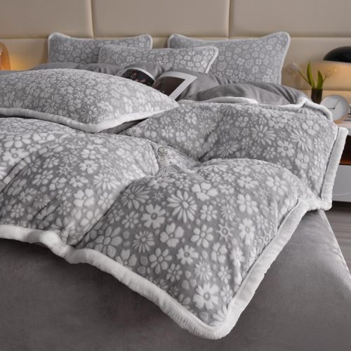 ElegantCarvedVelvetFloralBeddingSkin FriendlyBedSheetSet 15