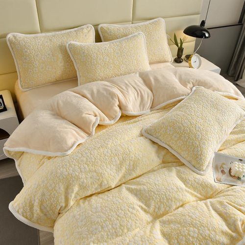 ElegantCarvedVelvetFloralBeddingSkin FriendlyBedSheetSet 4