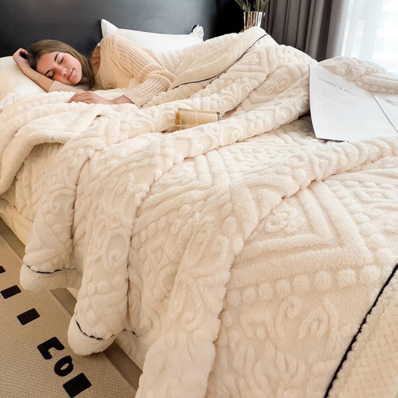 FUNNYFUZZYBaroqueStyleEmbossedMilkVelvetSoftFleeceBlanket 10