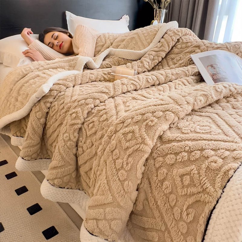 FUNNYFUZZYBaroqueStyleEmbossedMilkVelvetSoftFleeceBlanket 13