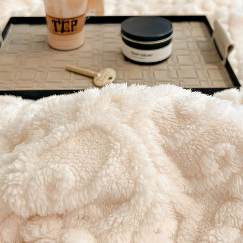 FUNNYFUZZYBaroqueStyleEmbossedMilkVelvetSoftFleeceBlanket 8