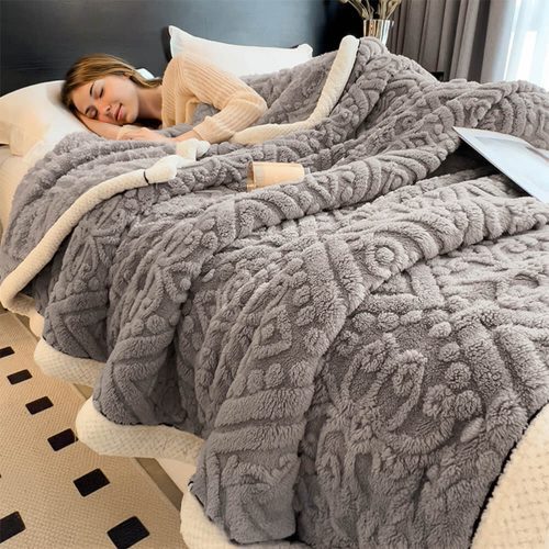 FUNNYFUZZYBaroqueStyleEmbossedMilkVelvetSoftFleeceBlanket 9