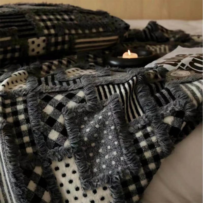 FunnyFuzzyClassicPlaidCozyBeddingThrowBlanket 16