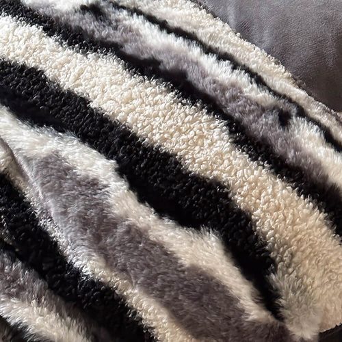 FunnyFuzzyDual SidedLuxuryZebraPrintPlushBedSheetSet 6