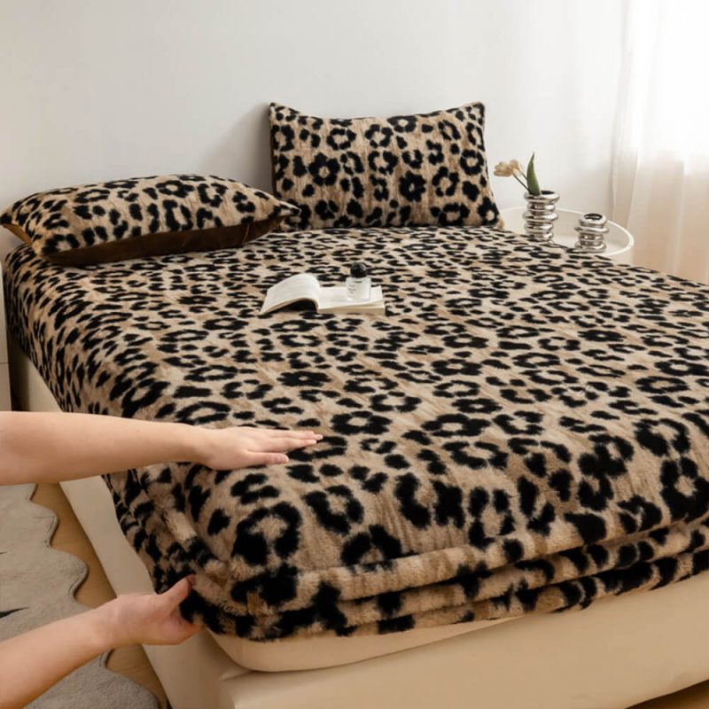 FunnyFuzzyLeopardPrintThickenedFauxRabbitFurWarmFittedSheetMattresCover 16 cd623d57 55a6 4987 9d51 fb03f4a6bfec