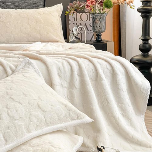 FunnyFuzzyLuxuryFauxRabbitFurSoftBreathableEmbossedBlanket 5