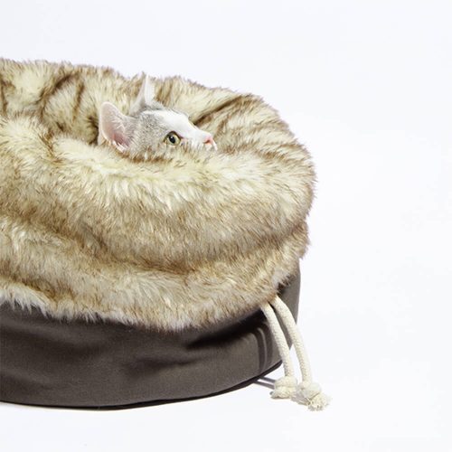 FunnyFuzzyLuxuryWarmCozyReversibleFauxFurWashableCatBed 11