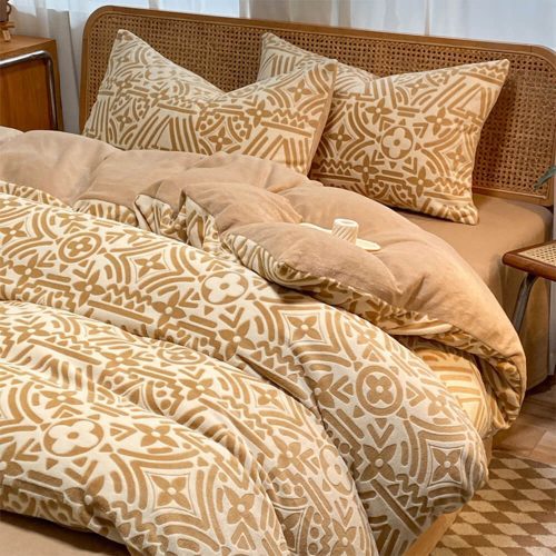 FunnyFuzzyModernGeometricSoftAnti StaticWarmMilkVelvetBedSheetSet 1