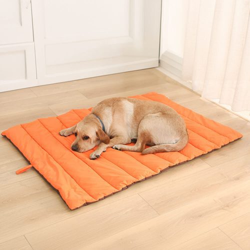 FunnyFuzzyTravelFoldableWaterproofDurableOutdoorDogMat 4