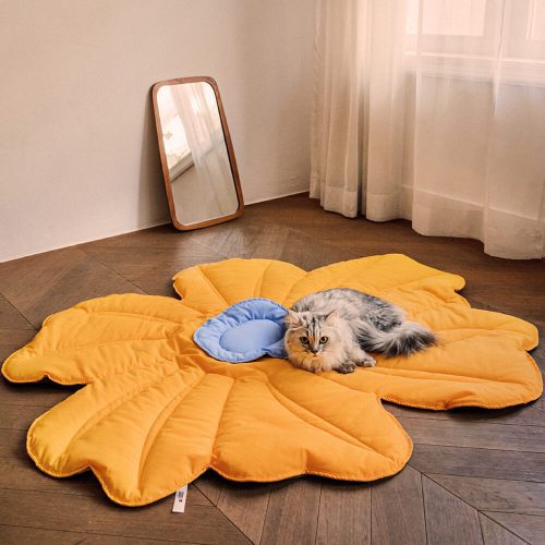 FunnyFuzzy SuperLargeFlowerShapeHumanMatDogBlanket4