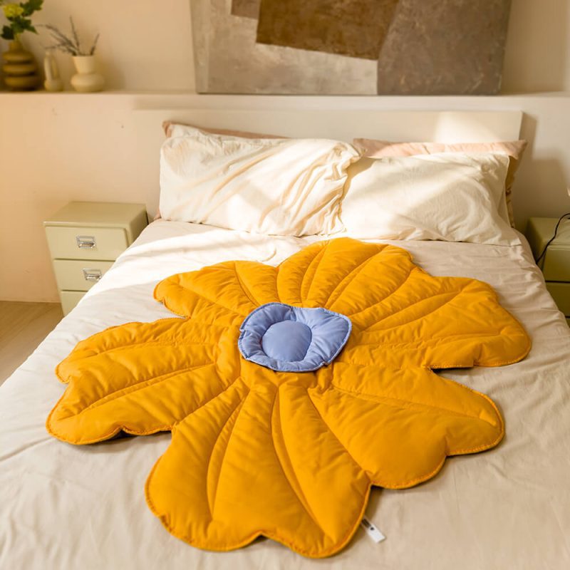 FunnyFuzzy SuperLargeFlowerShapeHumanMatDogBlanket7