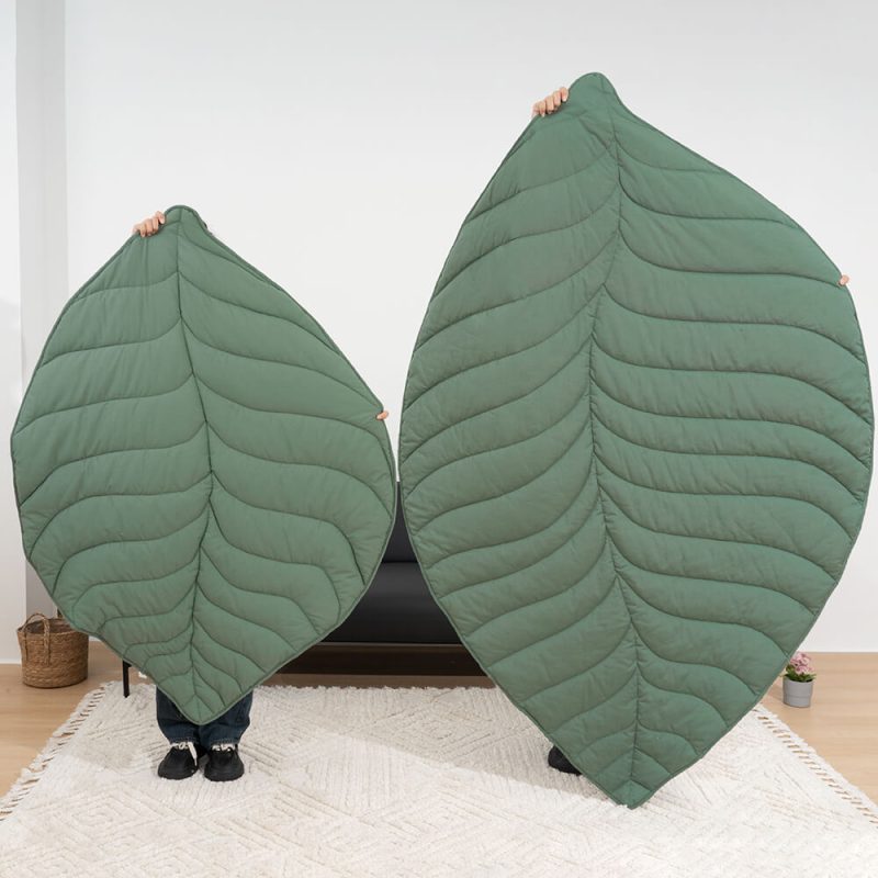 FunnyFuzzy SuperLargeHighQualityLeafShapeHumanMatDogBlanket13