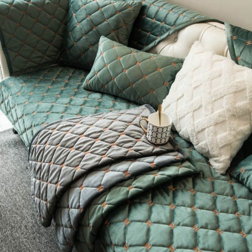 LuxuryQuiltedVelvetNon SlipSofaCover 8