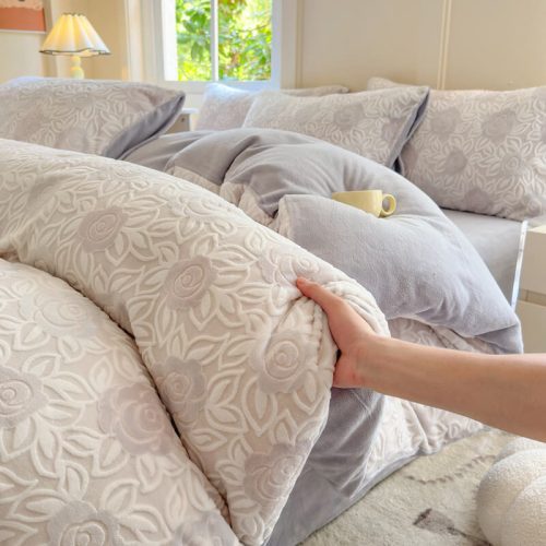 RoseSeriesCarvedMilkVelvetComfortSoftBedSheetSet 4