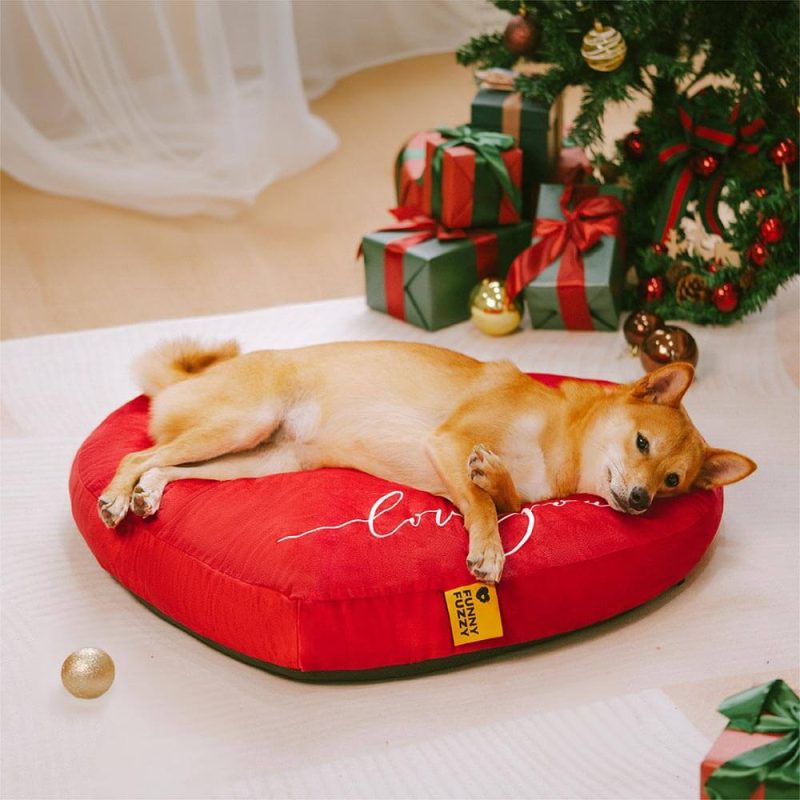 VelvetHeart ShapedFestiveDogBed 7