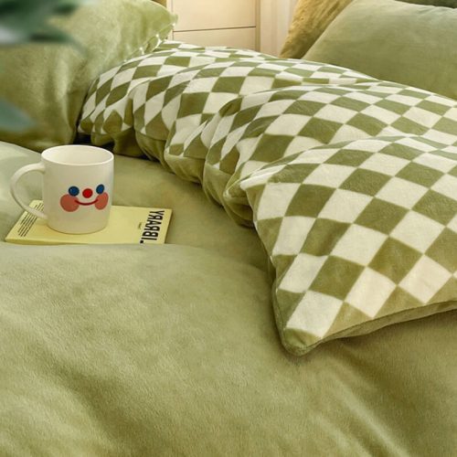 WarmPlushPlaidSkin FriendlySoftBedSheetSet 2