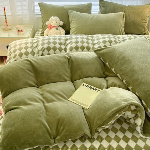 WarmPlushPlaidSkin FriendlySoftBedSheetSet 9