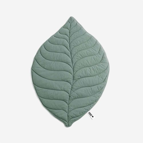 funnyfuzzy leafshapeblanket1 75cfe9bb 24b6 4a3f 8e69 c790ba389416